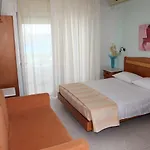 Melina מלון *